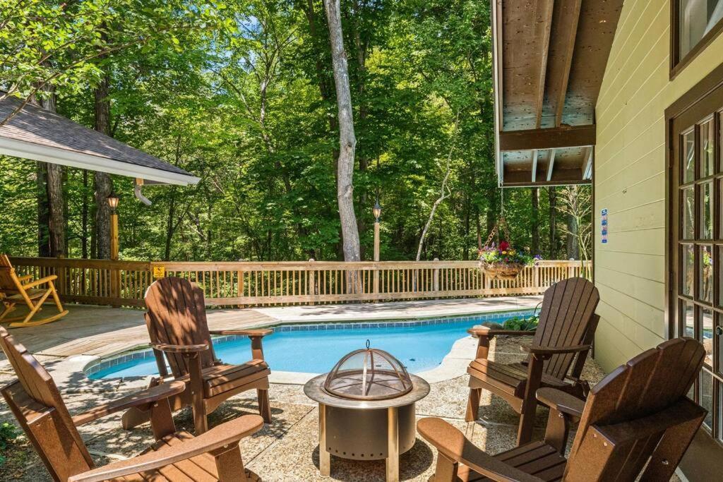 Bourbon Hollow Lodge With Hot Tub And Pool Plus Game Room Only 5 Min To Downtown Гатлінбург Екстер'єр фото
