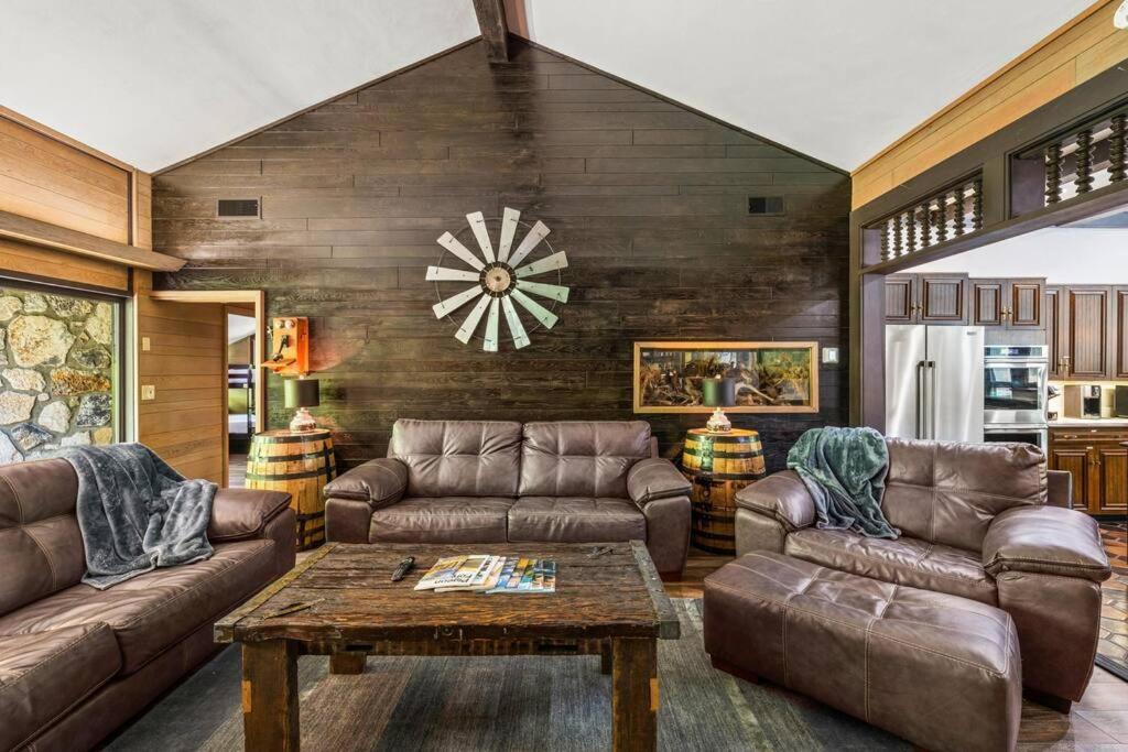 Bourbon Hollow Lodge With Hot Tub And Pool Plus Game Room Only 5 Min To Downtown Гатлінбург Екстер'єр фото