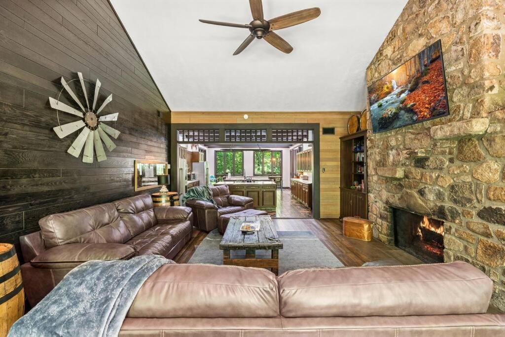 Bourbon Hollow Lodge With Hot Tub And Pool Plus Game Room Only 5 Min To Downtown Гатлінбург Екстер'єр фото