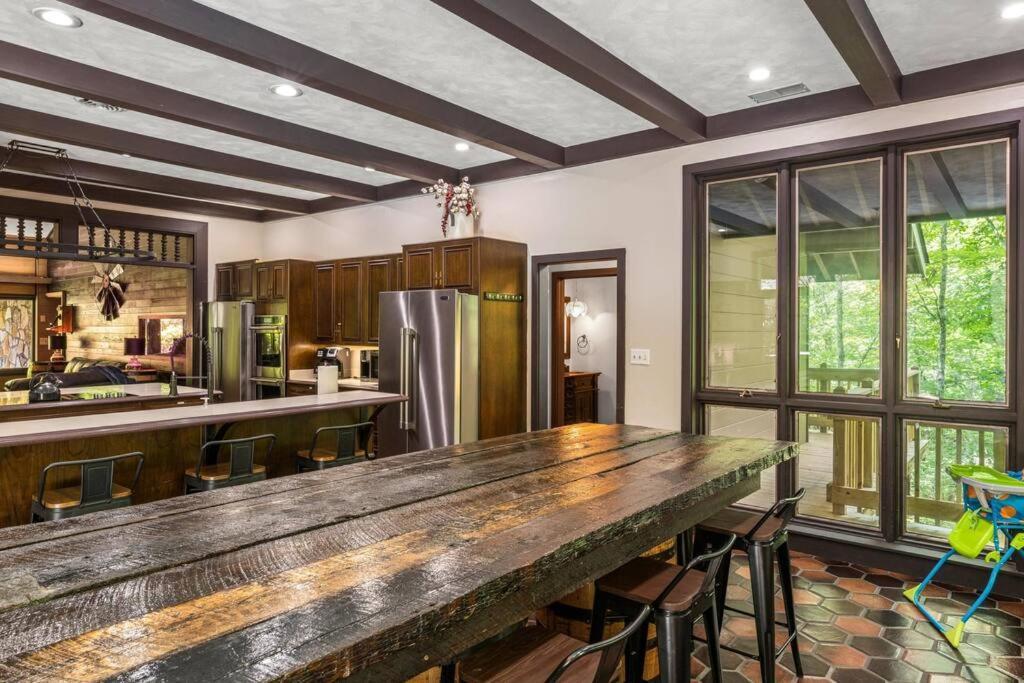 Bourbon Hollow Lodge With Hot Tub And Pool Plus Game Room Only 5 Min To Downtown Гатлінбург Екстер'єр фото