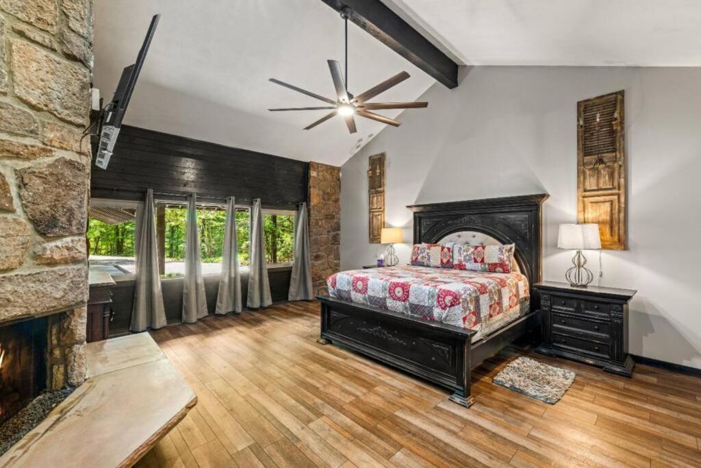 Bourbon Hollow Lodge With Hot Tub And Pool Plus Game Room Only 5 Min To Downtown Гатлінбург Екстер'єр фото