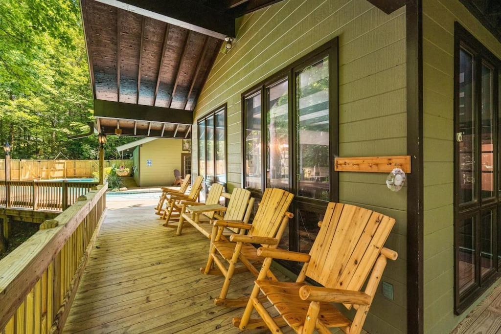Bourbon Hollow Lodge With Hot Tub And Pool Plus Game Room Only 5 Min To Downtown Гатлінбург Екстер'єр фото