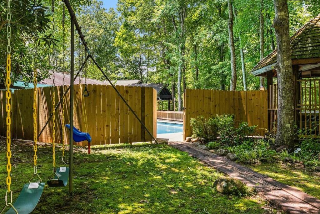 Bourbon Hollow Lodge With Hot Tub And Pool Plus Game Room Only 5 Min To Downtown Гатлінбург Екстер'єр фото